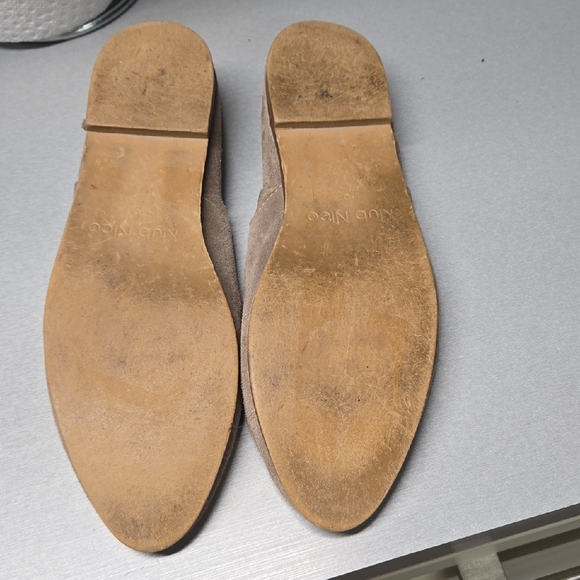 Elegant Women's Taupe Suede Flats - Picture 2 of 7